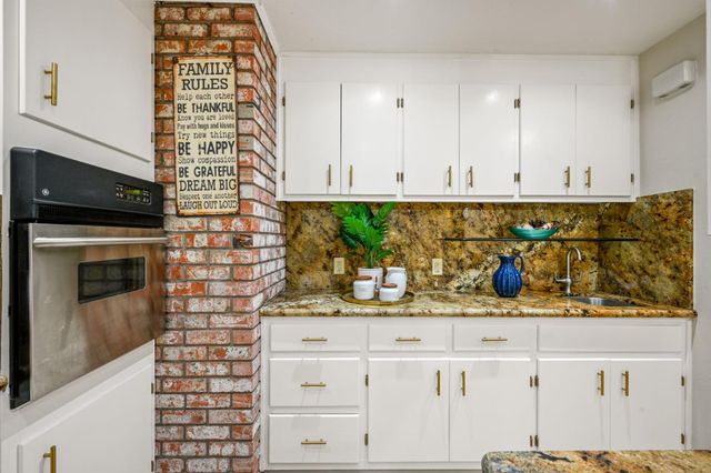 17529 Mayflower Drive, Castro Valley, CA 94546