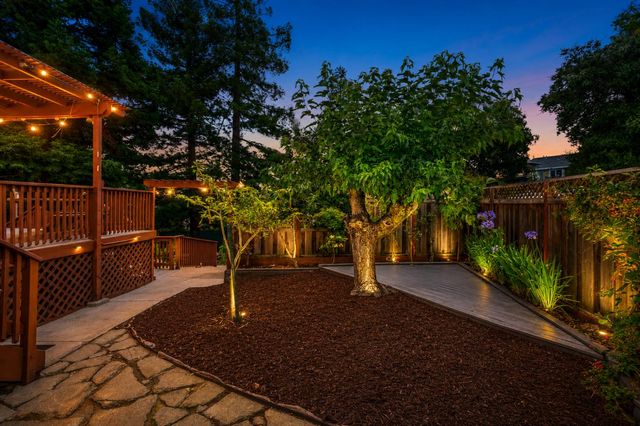 17529 Mayflower Drive, Castro Valley, CA 94546
