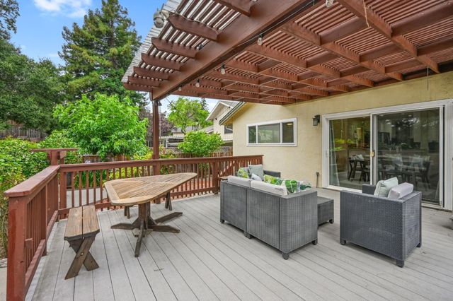 17529 Mayflower Drive, Castro Valley, CA 94546
