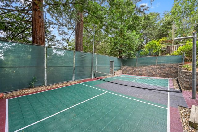 17529 Mayflower Drive, Castro Valley, CA 94546