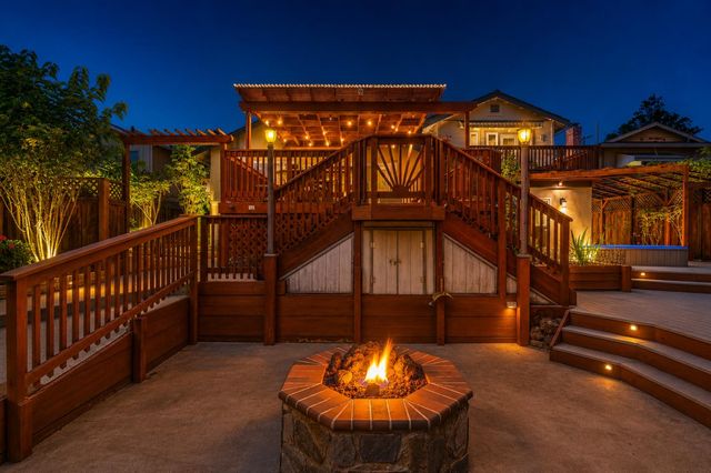 17529 Mayflower Drive, Castro Valley, CA 94546