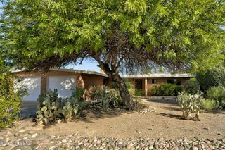 4433 E Blacklidge Drive, Tucson, AZ 85712
