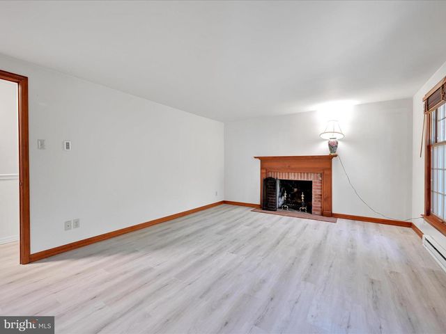 2700 CHESTNUT HILL RD, Pottstown, PA 19465