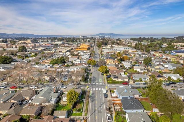 240 N Humboldt Street, San Mateo, CA 94401