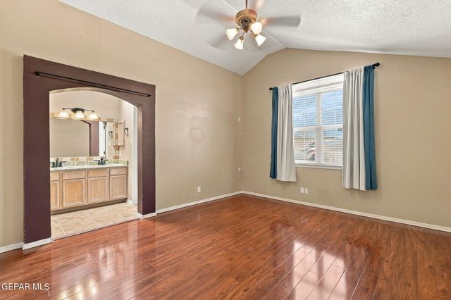 5368 ROGER MARIS Drive, El Paso, TX 79934