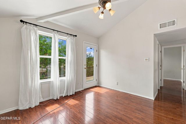 5368 ROGER MARIS Drive, El Paso, TX 79934