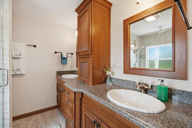 2811 AVENUE C, Holmes Beach, FL 34217