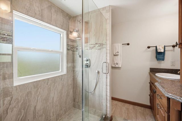 2811 AVENUE C, Holmes Beach, FL 34217