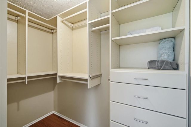 2811 AVENUE C, Holmes Beach, FL 34217