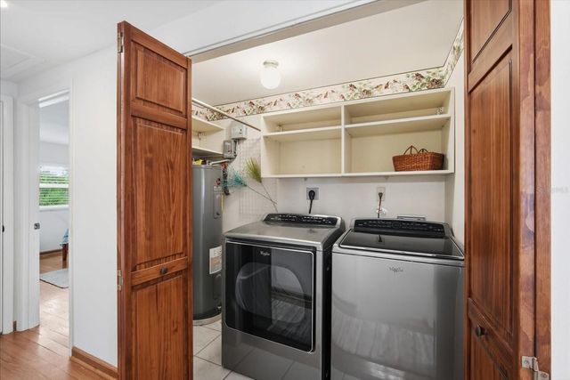 2811 AVENUE C, Holmes Beach, FL 34217