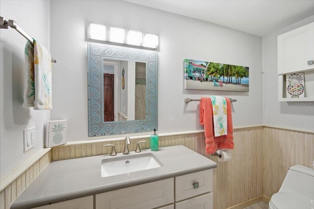 2811 AVENUE C, Holmes Beach, FL 34217