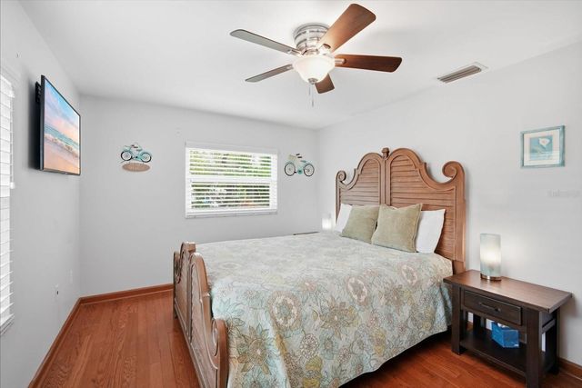 2811 AVENUE C, Holmes Beach, FL 34217