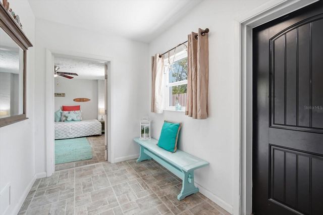 2811 AVENUE C, Holmes Beach, FL 34217