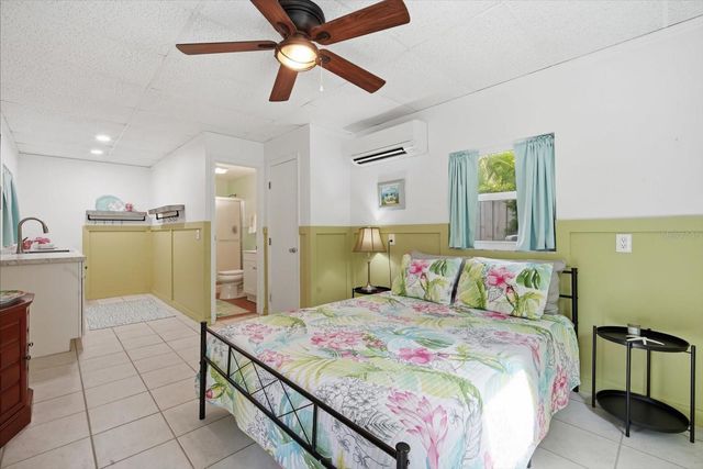 2811 AVENUE C, Holmes Beach, FL 34217