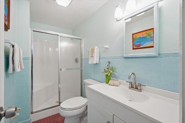 2811 AVENUE C, Holmes Beach, FL 34217