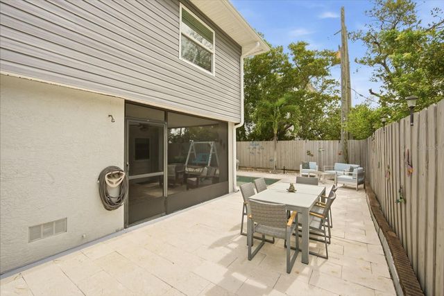 2811 AVENUE C, Holmes Beach, FL 34217