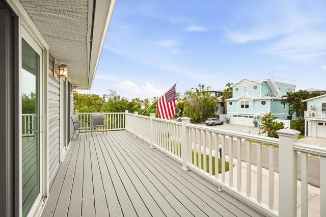 2811 AVENUE C, Holmes Beach, FL 34217