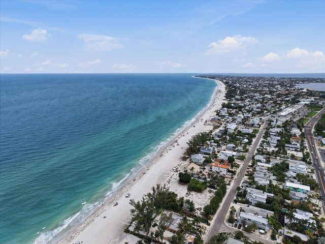 2811 AVENUE C, Holmes Beach, FL 34217