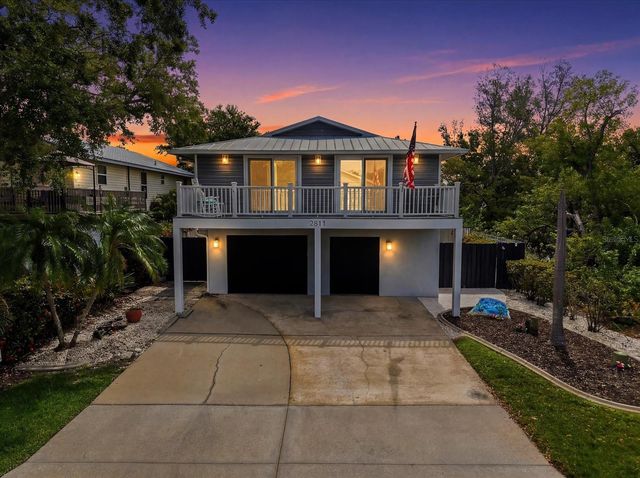 2811 AVENUE C, Holmes Beach, FL 34217