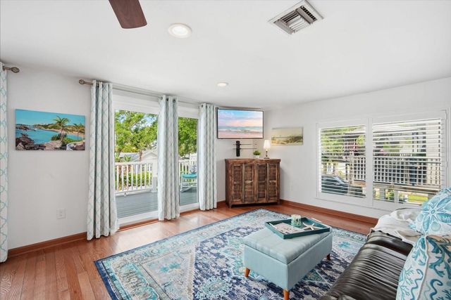 2811 AVENUE C, Holmes Beach, FL 34217