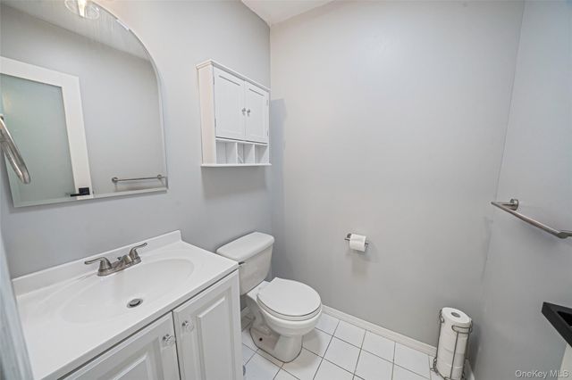 2 Clubhouse Circle, Central Islip, NY 11722