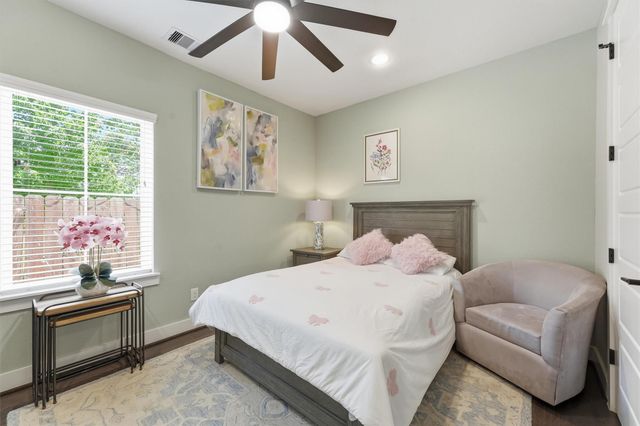 920 Thornton Road G, Houston, TX 77018