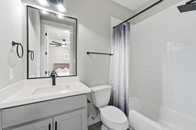 920 Thornton Road G, Houston, TX 77018