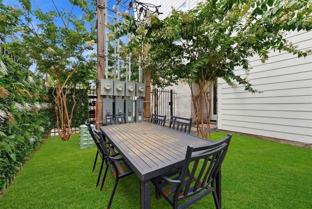 920 Thornton Road G, Houston, TX 77018