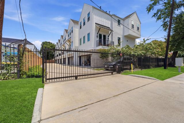 920 Thornton Road G, Houston, TX 77018