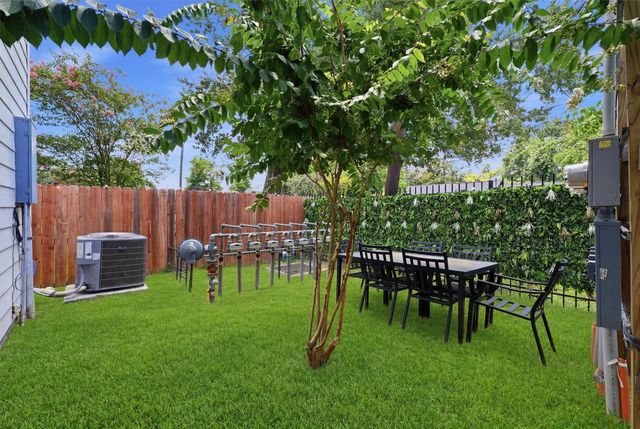 920 Thornton Road G, Houston, TX 77018