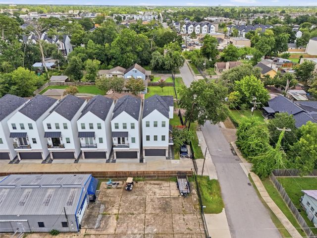 920 Thornton Road G, Houston, TX 77018