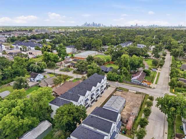 920 Thornton Road G, Houston, TX 77018