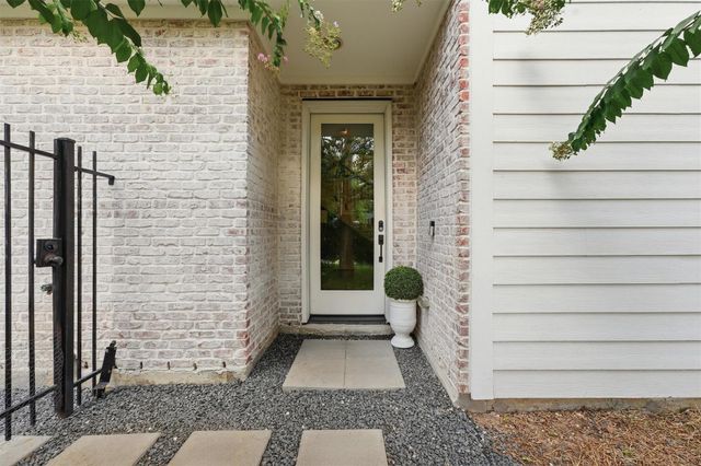 920 Thornton Road G, Houston, TX 77018