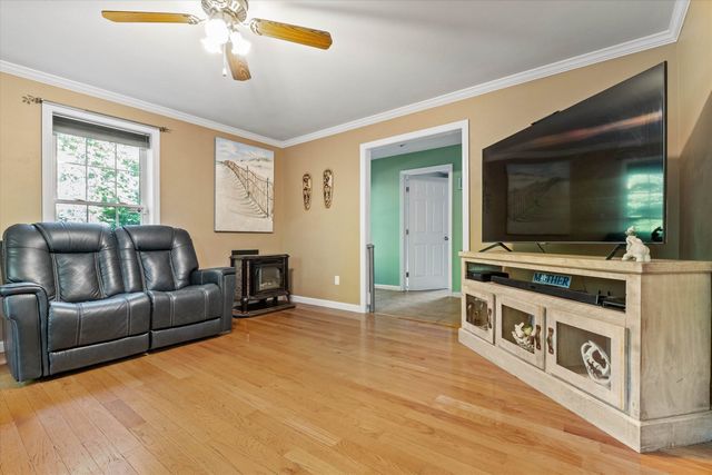 34 Chestnut Drive, Allenstown, NH 03275