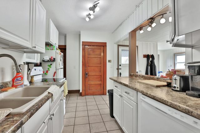 914 Charlotte Street, Saint Paul, MN 55104