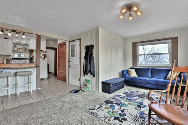 914 Charlotte Street, Saint Paul, MN 55104