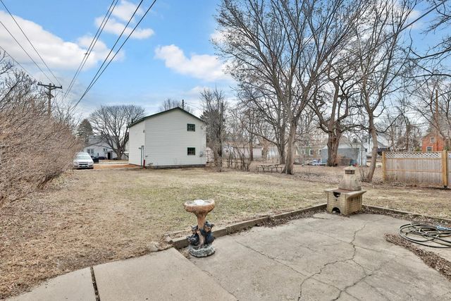 914 Charlotte Street, Saint Paul, MN 55104