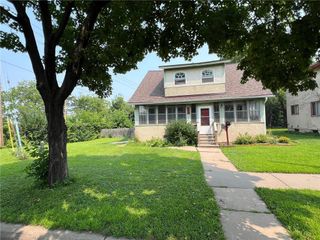 914 Charlotte Street, Saint Paul, MN 55104