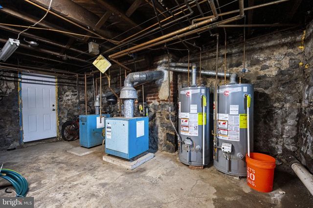 1110 BUSHKILL ST, Easton, PA 18042