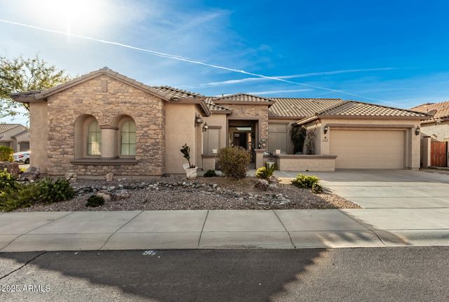 17923 W ECHO Lane, Waddell, AZ 85355