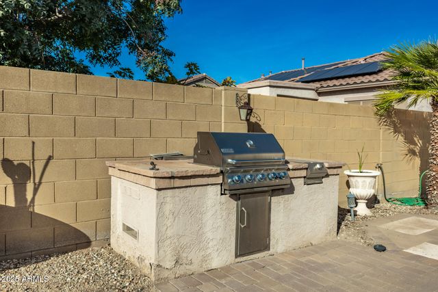 17923 W ECHO Lane, Waddell, AZ 85355