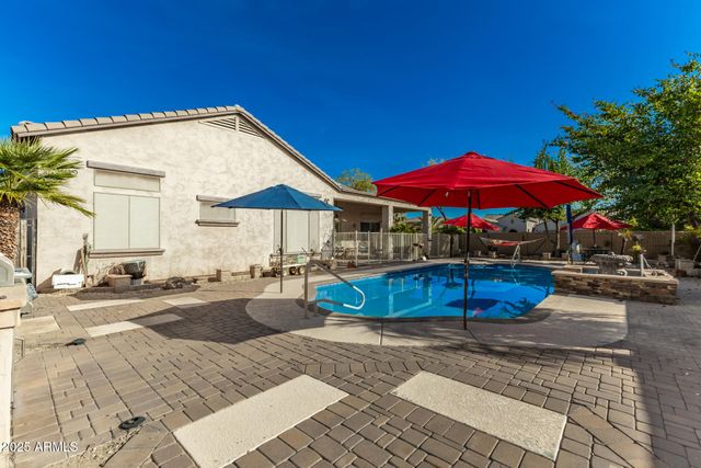 17923 W ECHO Lane, Waddell, AZ 85355