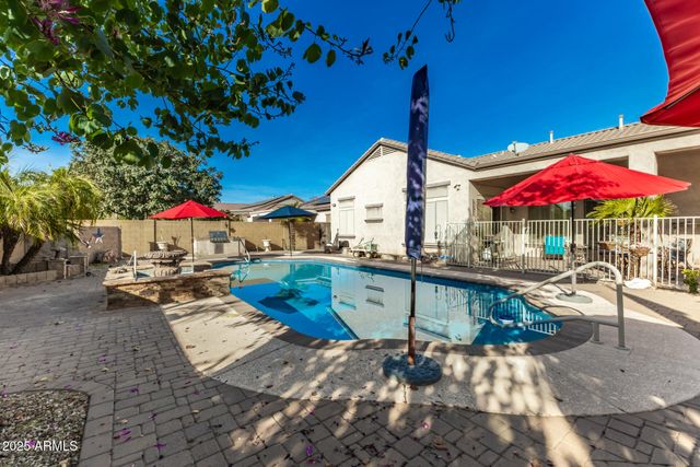 17923 W ECHO Lane, Waddell, AZ 85355