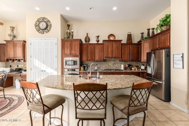 17923 W ECHO Lane, Waddell, AZ 85355