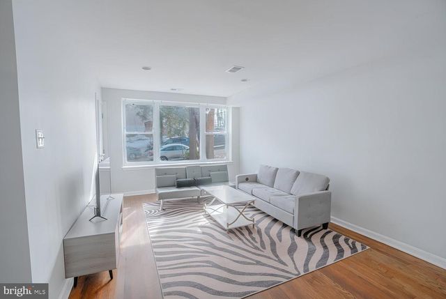 32 VARNUM ST NE, Washington, DC 20011