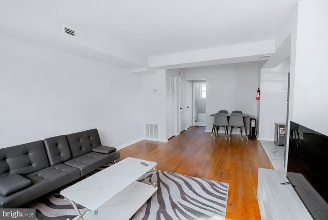 32 VARNUM ST NE, Washington, DC 20011