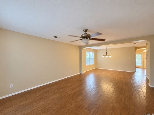 10111 Sparrow Way, Universal City, TX 78148