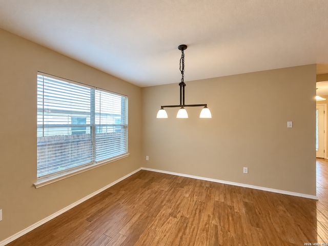 10111 Sparrow Way, Universal City, TX 78148