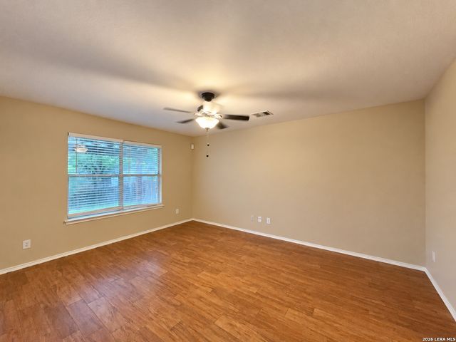 10111 Sparrow Way, Universal City, TX 78148