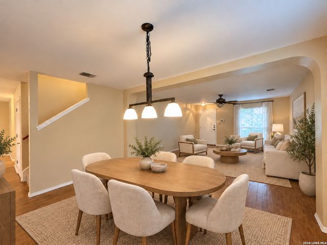 10111 Sparrow Way, Universal City, TX 78148